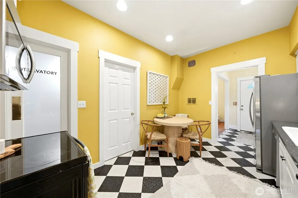 1110 NW 70th Street Seattle WA 98117