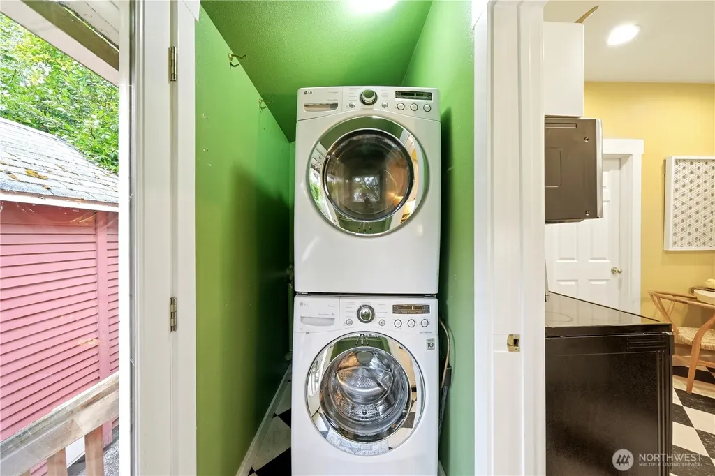 1110 NW 70th Street Seattle WA 98117