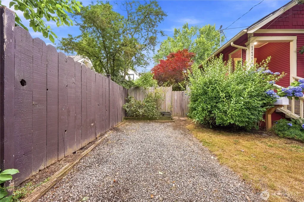 1110 NW 70th Street Seattle WA 98117