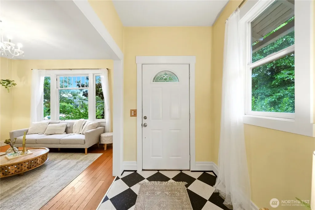 1110 NW 70th Street Seattle WA 98117