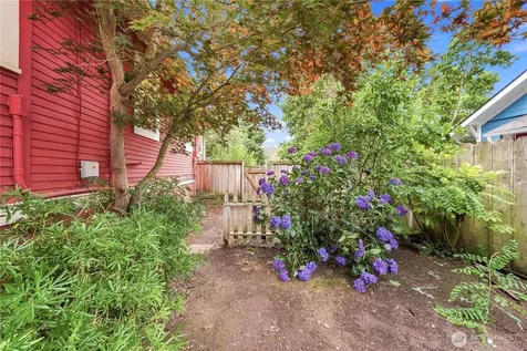 1110 NW 70th Street Seattle WA 98117