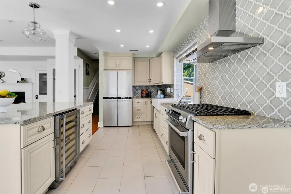 9510 9th Avenue NW Seattle WA 98117
