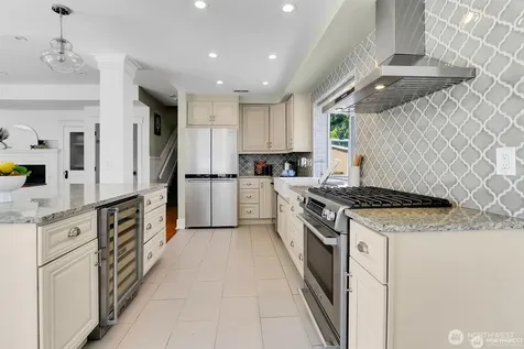 9510 9th Avenue NW Seattle WA 98117