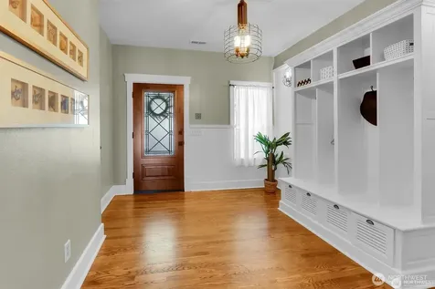 9510 9th Avenue NW Seattle WA 98117