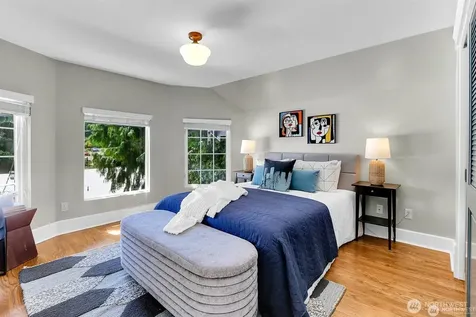 9510 9th Avenue NW Seattle WA 98117