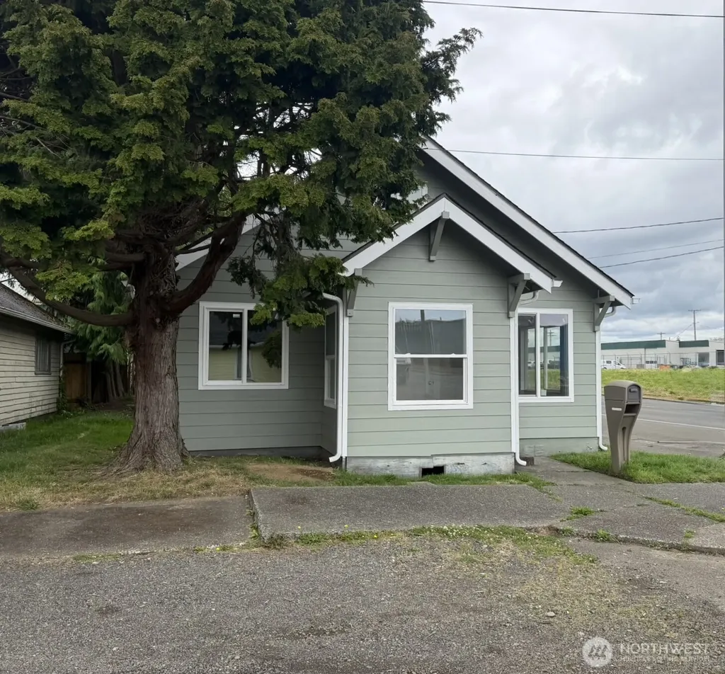 619 27th Street Hoquiam WA 98550