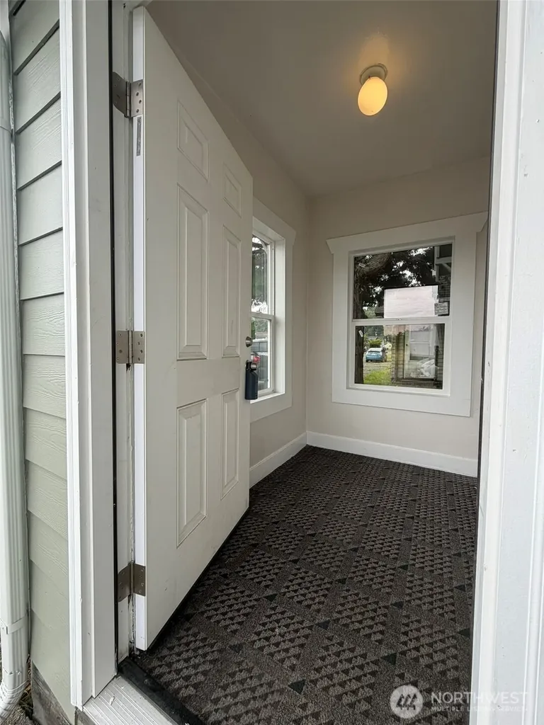 619 27th Street Hoquiam WA 98550