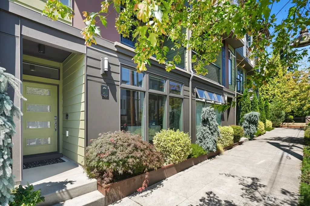23912 55th Avenue W Mountlake Terrace WA 98043