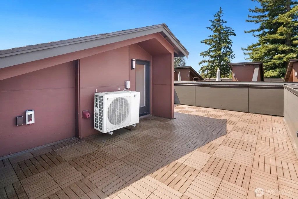 23912 55th Avenue W Mountlake Terrace WA 98043