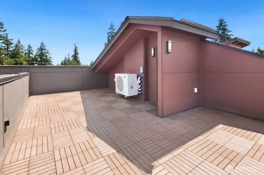 23912 55th Avenue W Mountlake Terrace WA 98043