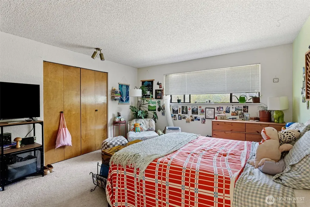 6013 4th Avenue NW Seattle WA 98107
