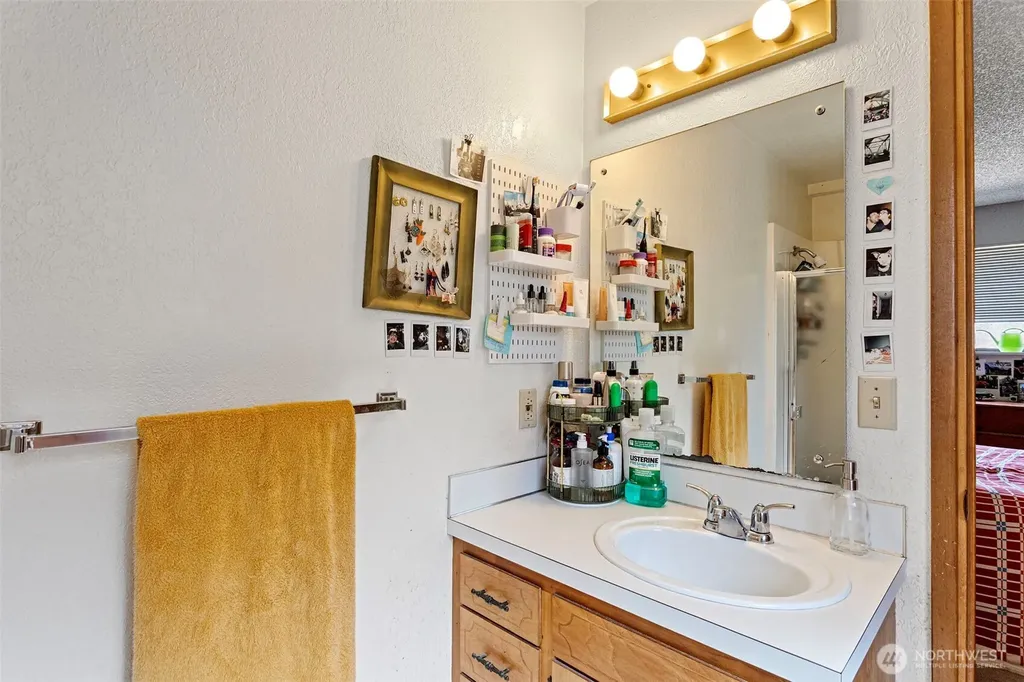 6013 4th Avenue NW Seattle WA 98107