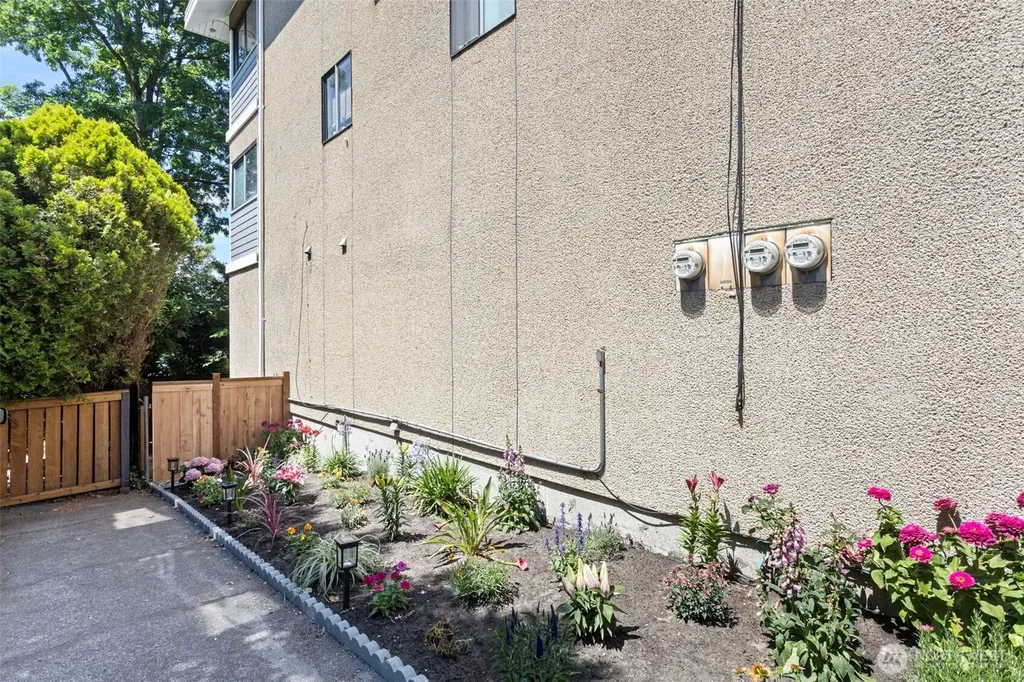 6013 4th Avenue NW Seattle WA 98107