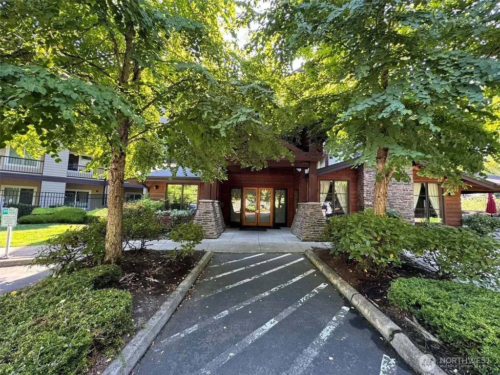 18707 SE Newport Way Issaquah WA 98027
