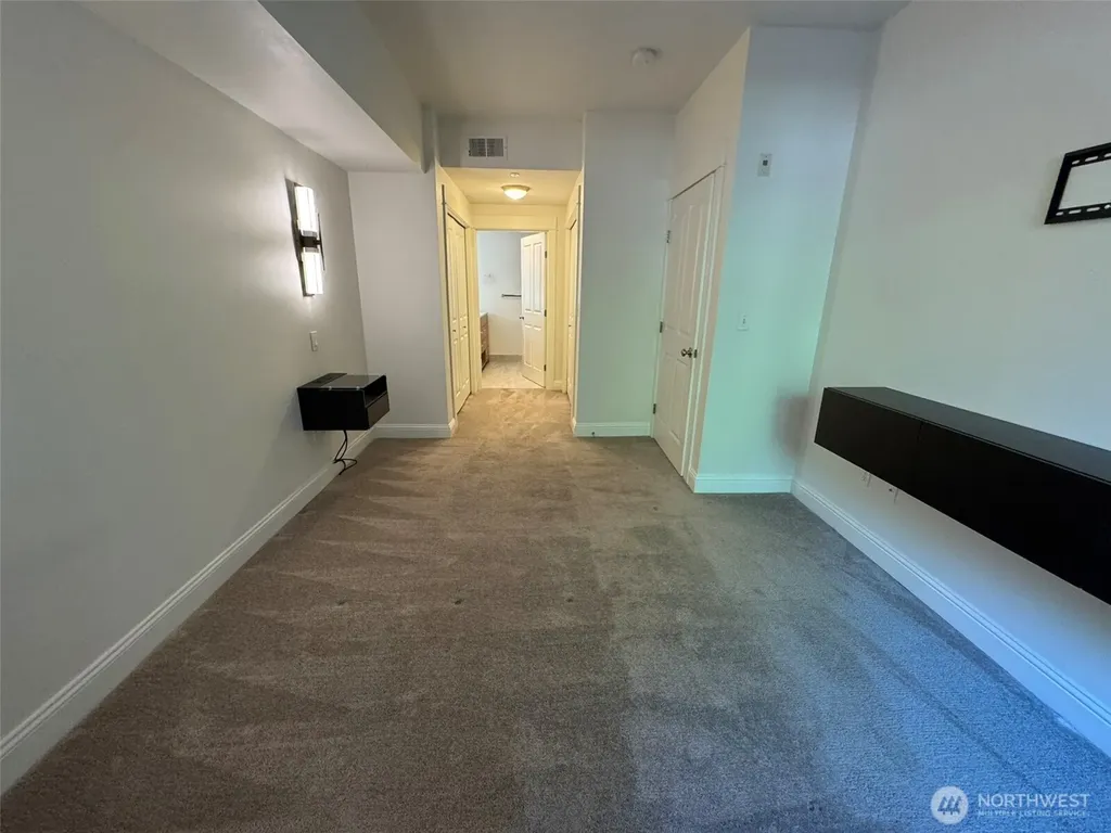 18707 SE Newport Way Issaquah WA 98027