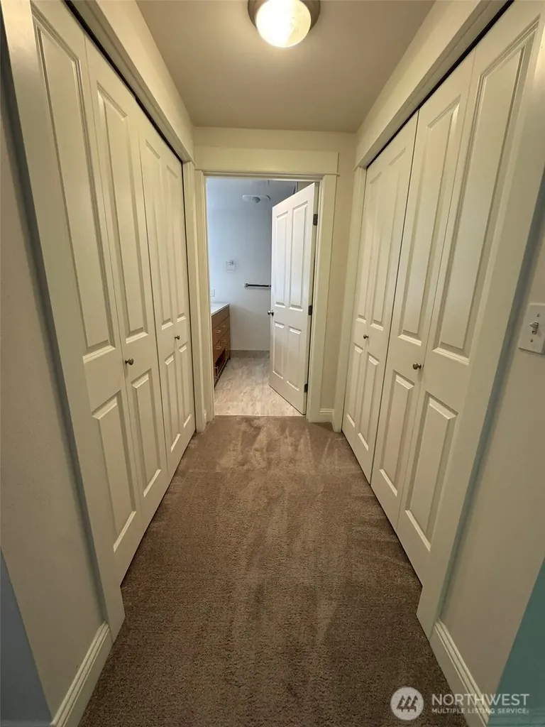 18707 SE Newport Way Issaquah WA 98027