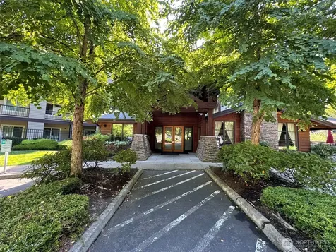 18707 SE Newport Way Issaquah WA 98027