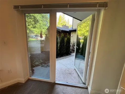18707 SE Newport Way Issaquah WA 98027