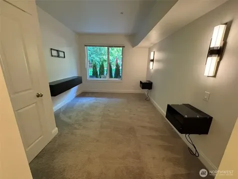 18707 SE Newport Way Issaquah WA 98027
