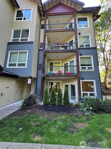 18707 SE Newport Way Issaquah WA 98027