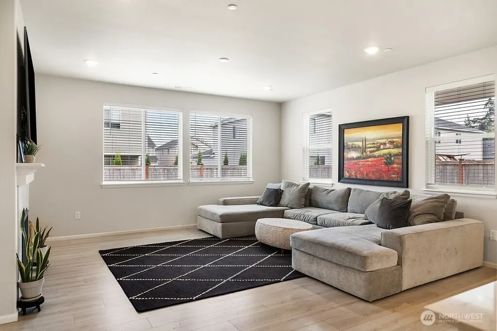 1235 Panoramic Loop Bremerton WA 98312