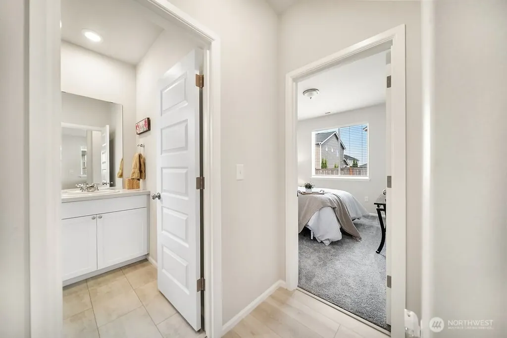 1235 Panoramic Loop Bremerton WA 98312