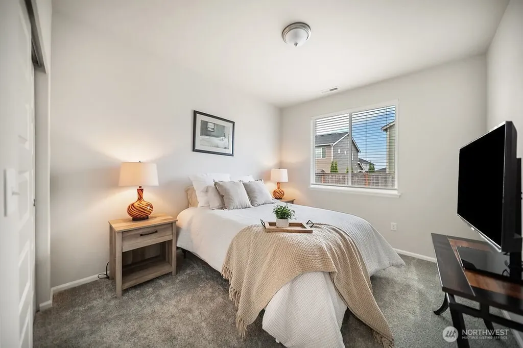 1235 Panoramic Loop Bremerton WA 98312