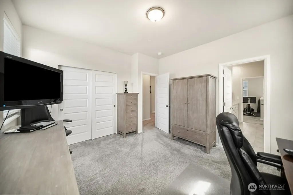 1235 Panoramic Loop Bremerton WA 98312