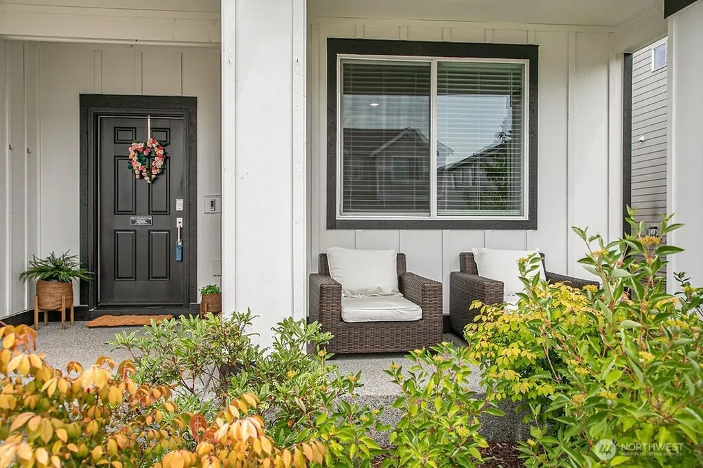 1235 Panoramic Loop Bremerton WA 98312