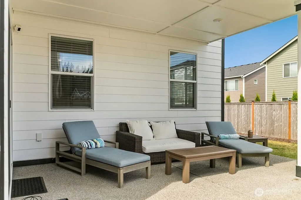 1235 Panoramic Loop Bremerton WA 98312
