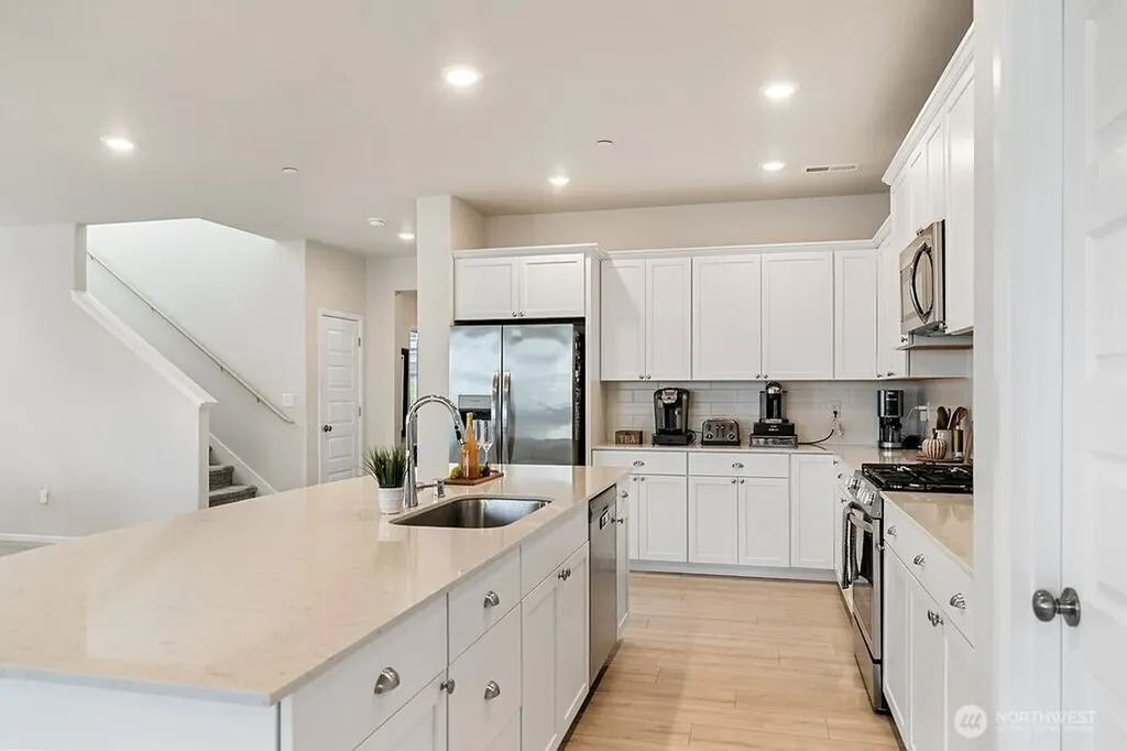 1235 Panoramic Loop Bremerton WA 98312