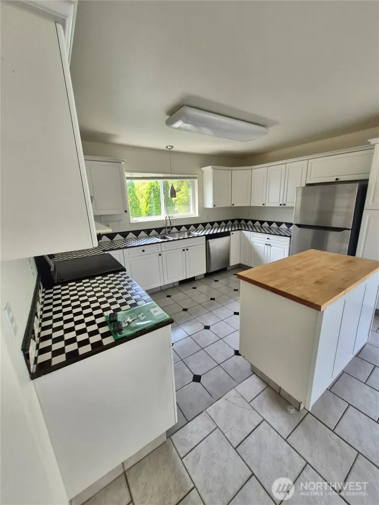 1301 Mitchell Avenue Blaine WA 98230