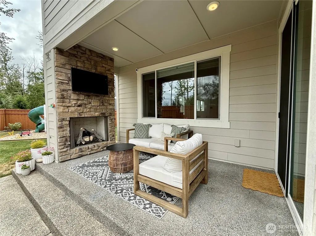 14979 Olympic Loop E Bonney Lake WA 98391