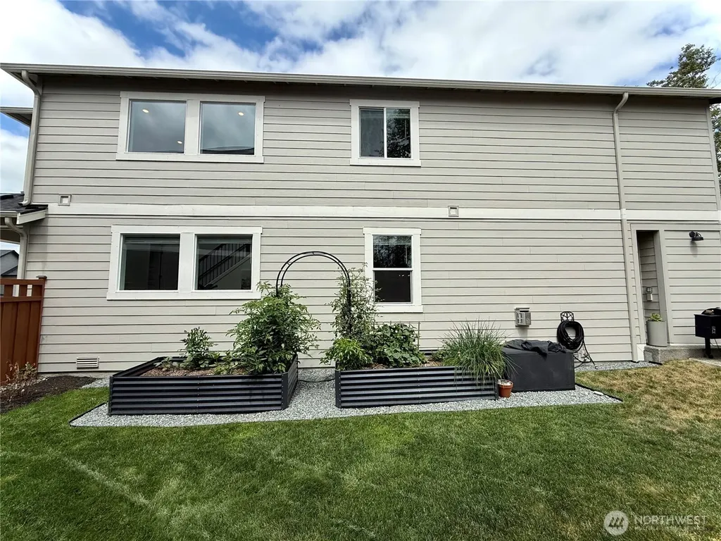 14979 Olympic Loop E Bonney Lake WA 98391