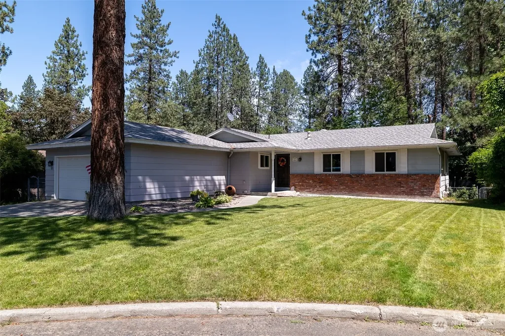 5211 W Myrtlewood Court Spokane WA 99208