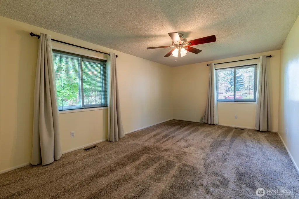 5211 W Myrtlewood Court Spokane WA 99208