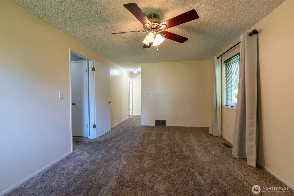 5211 W Myrtlewood Court Spokane WA 99208