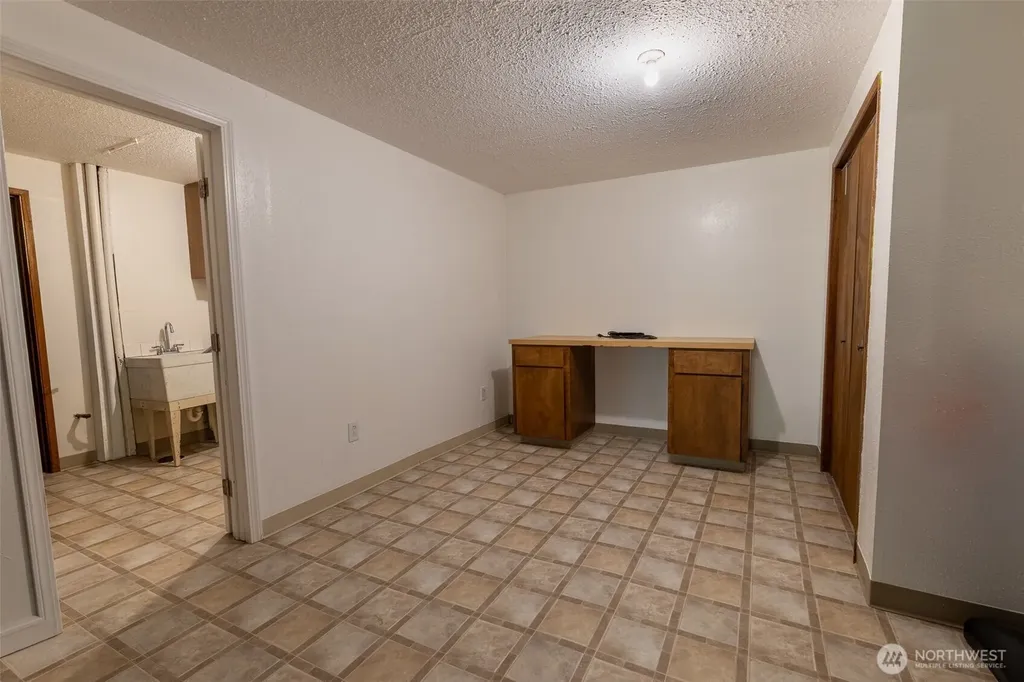 5211 W Myrtlewood Court Spokane WA 99208