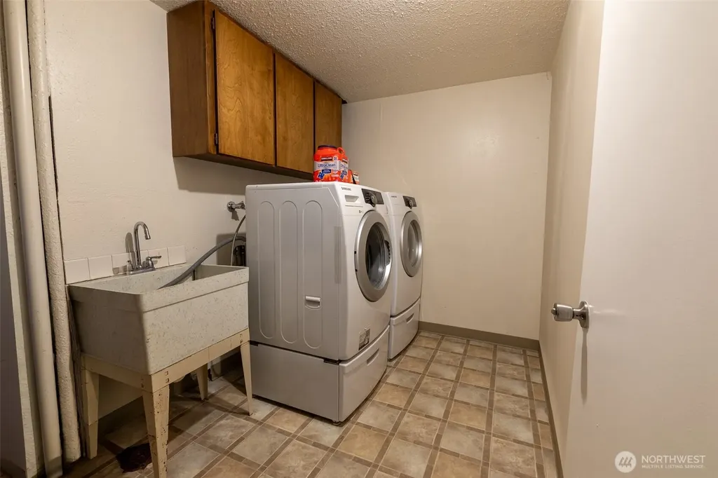 5211 W Myrtlewood Court Spokane WA 99208