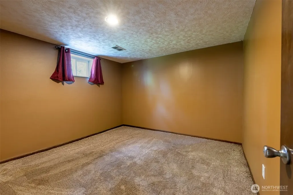 5211 W Myrtlewood Court Spokane WA 99208