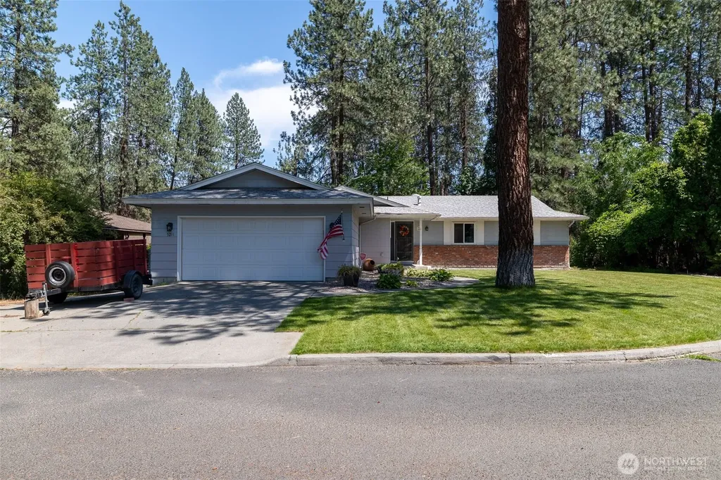 5211 W Myrtlewood Court Spokane WA 99208