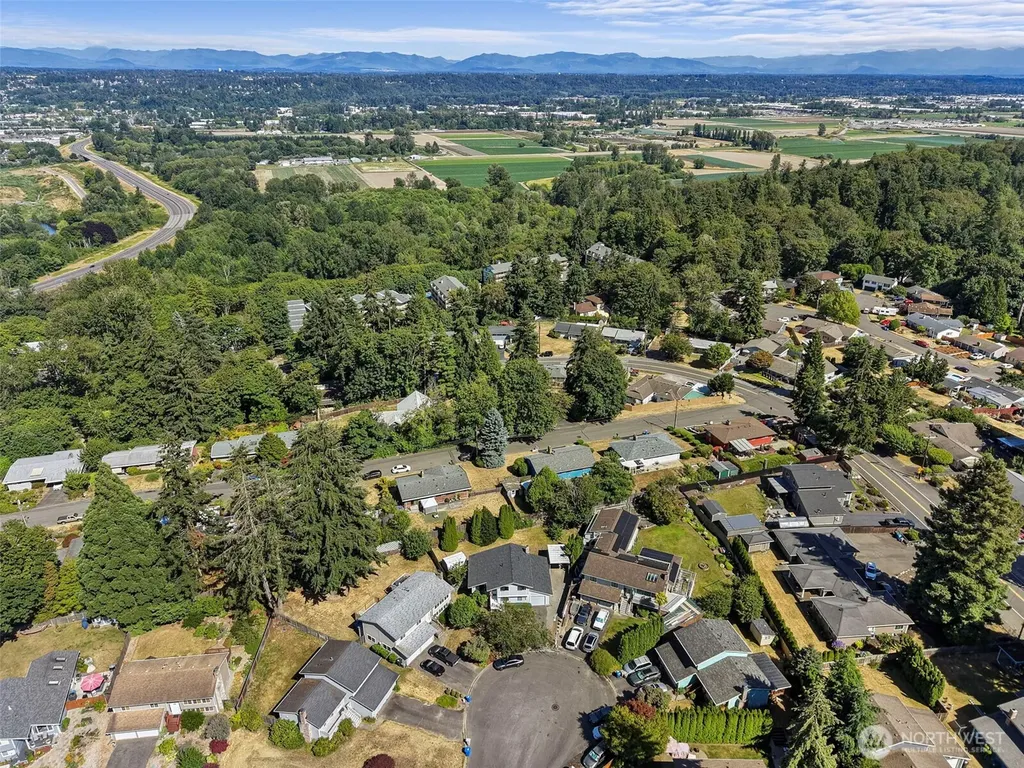 25312 45th Avenue S Kent WA 98032