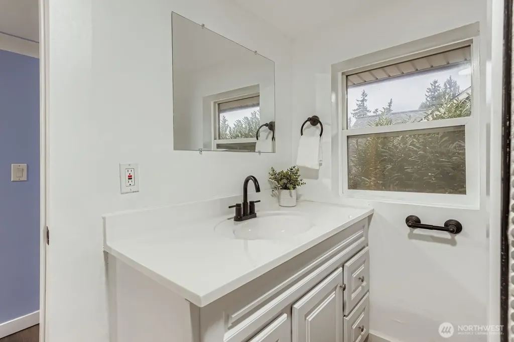 102 N Street NE Auburn WA 98002