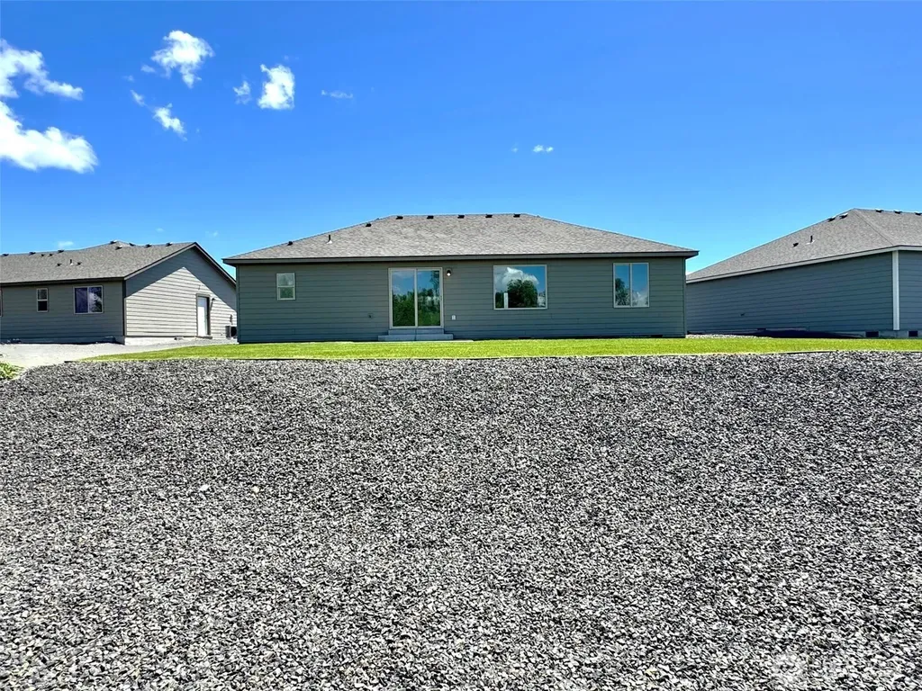 308 N Sandy Loop Moses Lake WA 98837