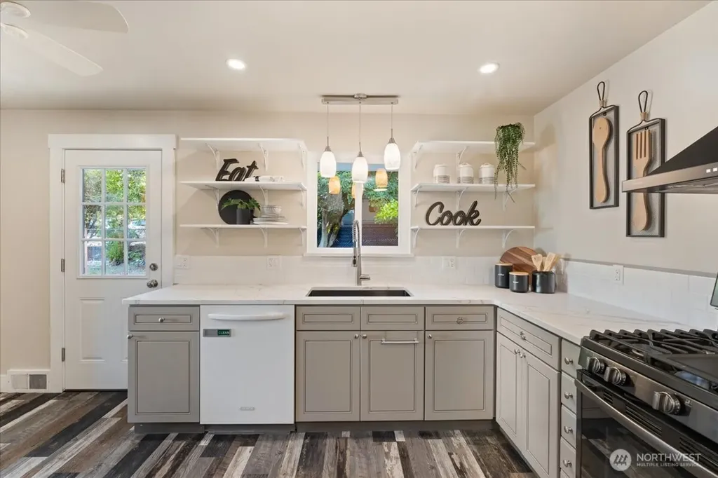 15705 84th Avenue NE Kenmore WA 98028