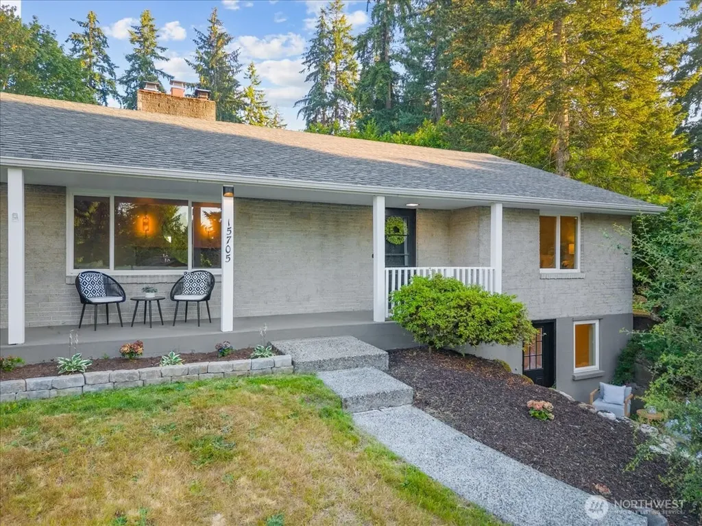 15705 84th Avenue NE Kenmore WA 98028