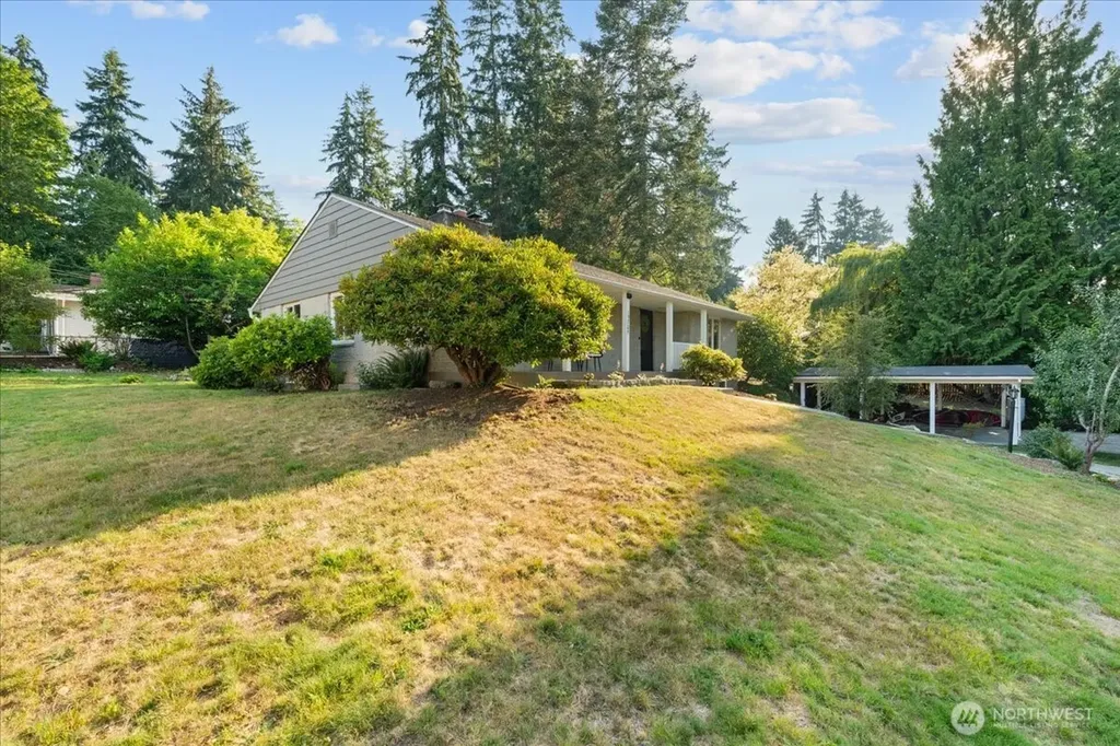 15705 84th Avenue NE Kenmore WA 98028