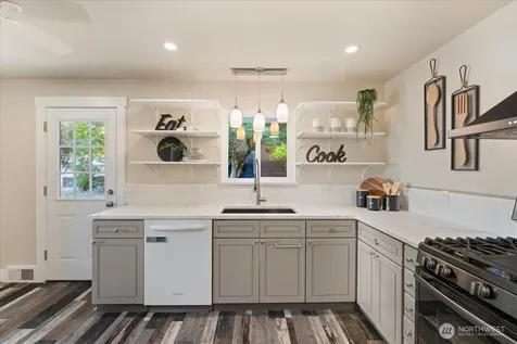 15705 84th Avenue NE Kenmore WA 98028