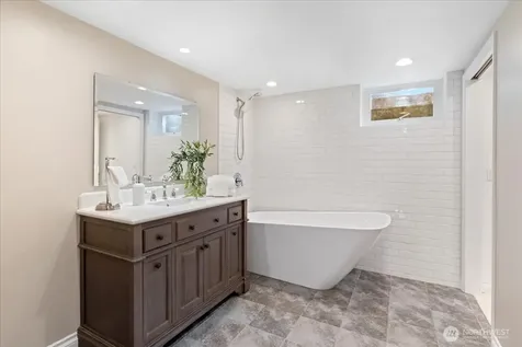 15705 84th Avenue NE Kenmore WA 98028