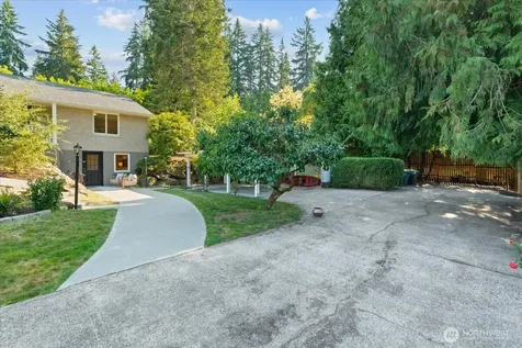15705 84th Avenue NE Kenmore WA 98028